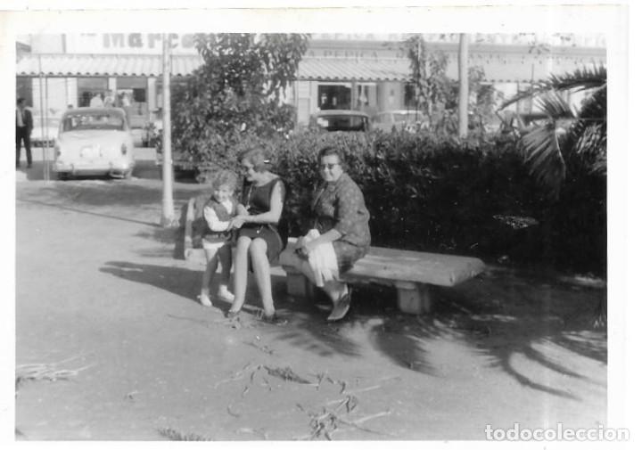Fotograf&iacute;a antigua: == CU493 - FOTOGRAFIA - DOS AMIGAS CON UN NI&Ntilde;ITO
