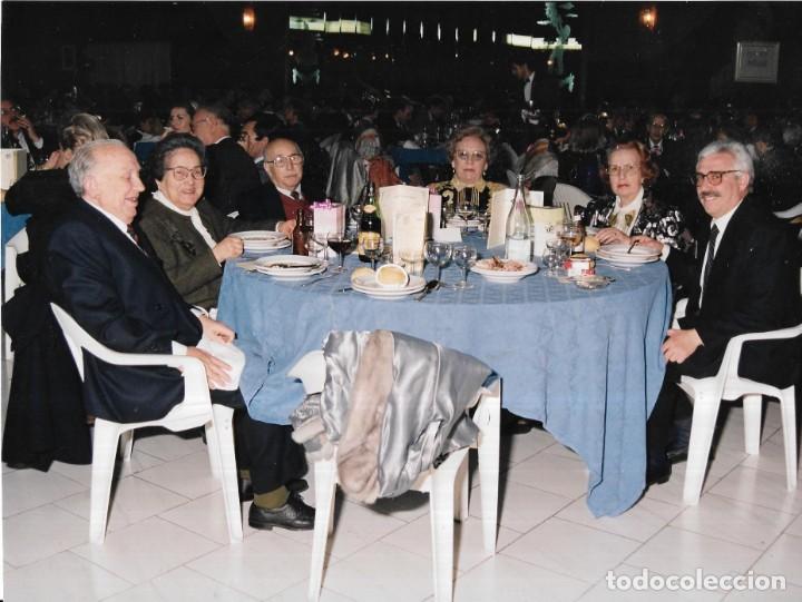 Fotograf&iacute;a antigua: :::: A61 - FOTOGRAFIA - SRA CARMEN INSA DE LA ROPERIA INSA EN UNA COMIDA - 24 X 18 CM. 1993