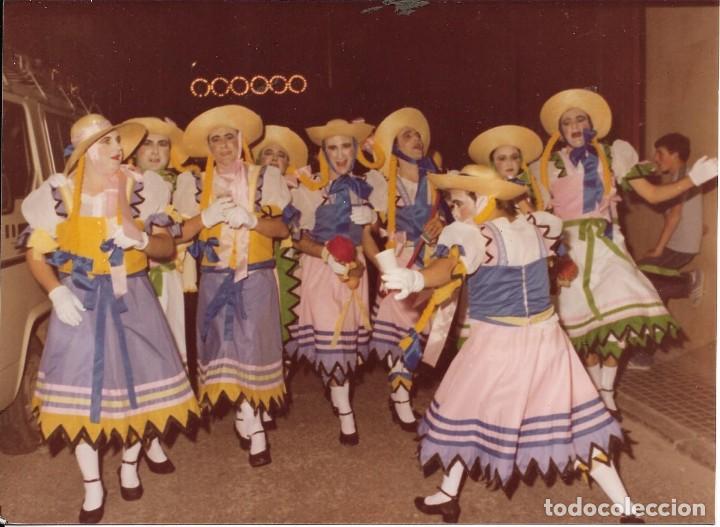 Photographie ancienne: *** FF93 - FOTOGRAFIA - GRUPO DE AMIGOS DISFRAZADOS - 17 X 12 CM.