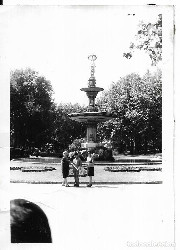 Alte Fotografie: == CU644 - FOTOGRAFIA - AMIGOS EN UN BONITO PAISAJE