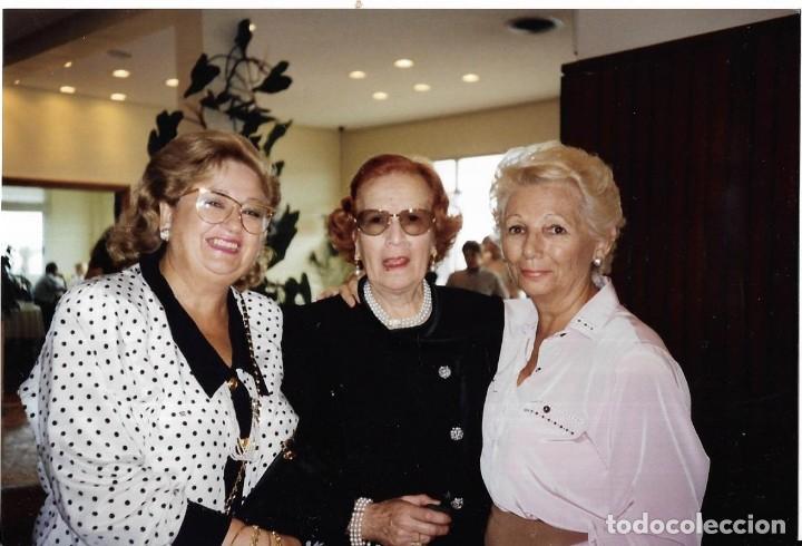 Fotograf&iacute;a antigua: :::: PN598 - FOTOGRAFIA - SRA. CARMEN INSA DE LA ROPERIA INSA CON UNAS AMIGAS
