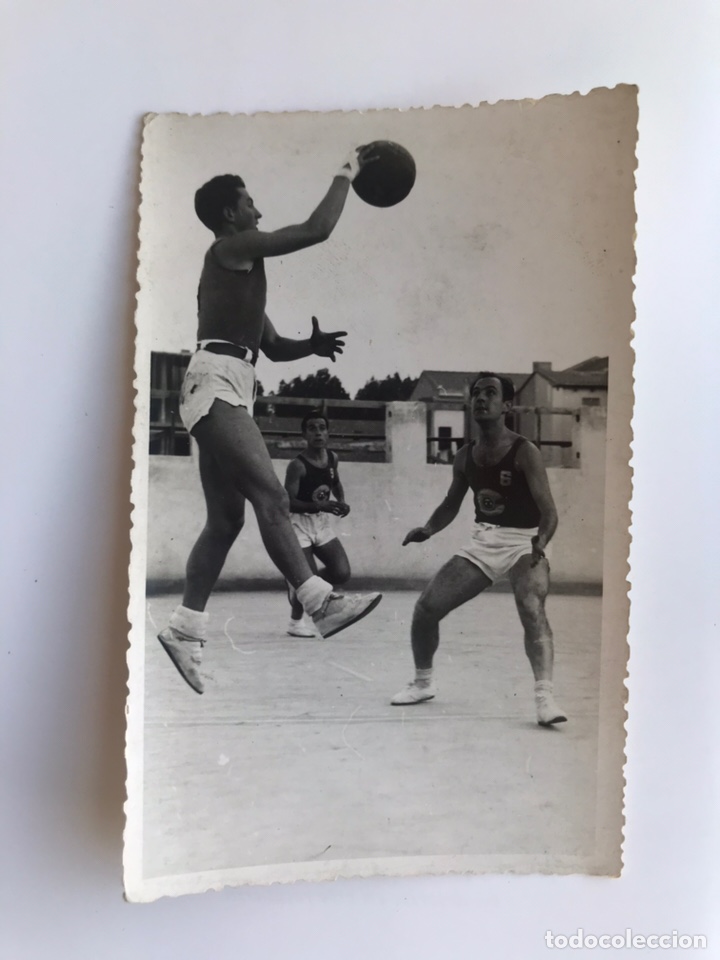 Photographie ancienne: BALONCESTO. Fotograf&iacute;a CAMPEONATO DE ESPA&Ntilde;A. ??? E y D. de Castell&oacute;n. (a.1943)
