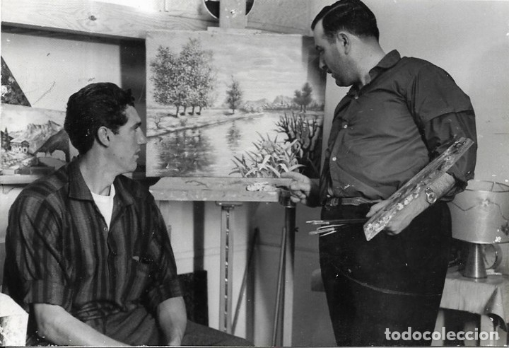 Fotografia antiga: == FA489 - FOTOGRAFIA - PINTOR ANTONIO MANTAGUD EN SU ESTUDIO CON UN AMIGO