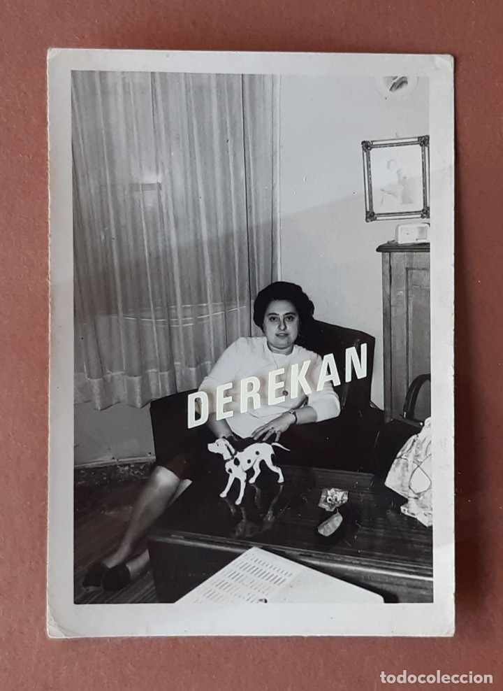 Fotografia antiga: ANTIGUA FOTOGRAF&Iacute;A MUJER SENTADA. ASTURIAS. A&Ntilde;OS 60.