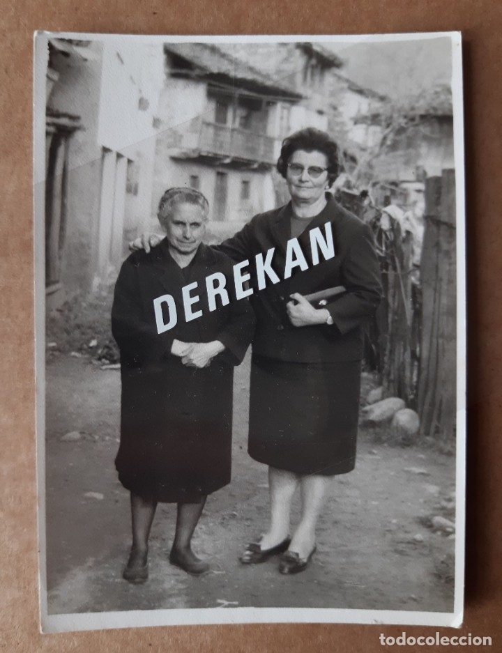 Alte Fotografie: ANTIGUA FOTOGRAF&Iacute;A 2 MUJERES. FOTO CORSINO. BARREDOS. LAVIANA. ASTURIAS. A&Ntilde;OS 60.
