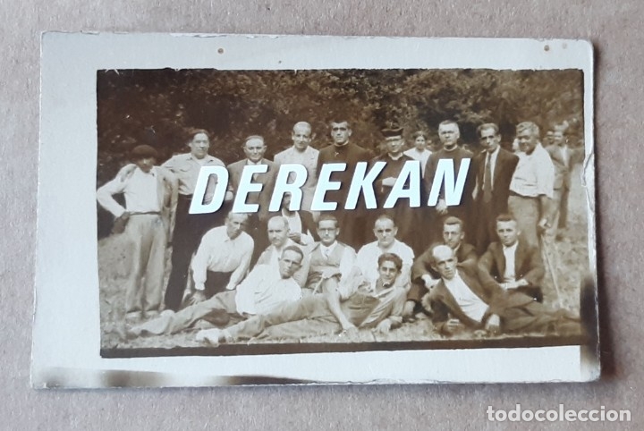 Alte Fotografie: ANTIGUA FOTOGRAF&Iacute;A GRUPO DE HOMBRES CON 3 CURAS. ASTURIAS. A&Ntilde;OS 40.