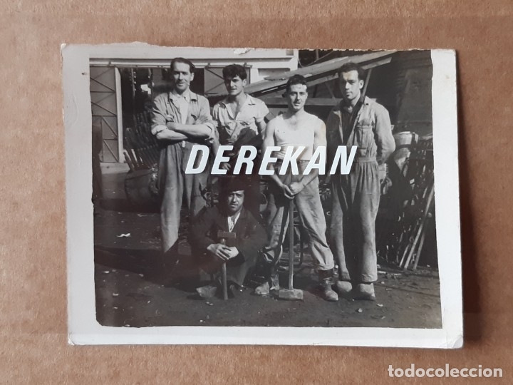 Fotografia antiga: ANTIGUA FOTOGRAF&Iacute;A GRUPO DE HOMBRES. TRABAJO. ASTURIAS. A&Ntilde;OS 50. CORTADA.