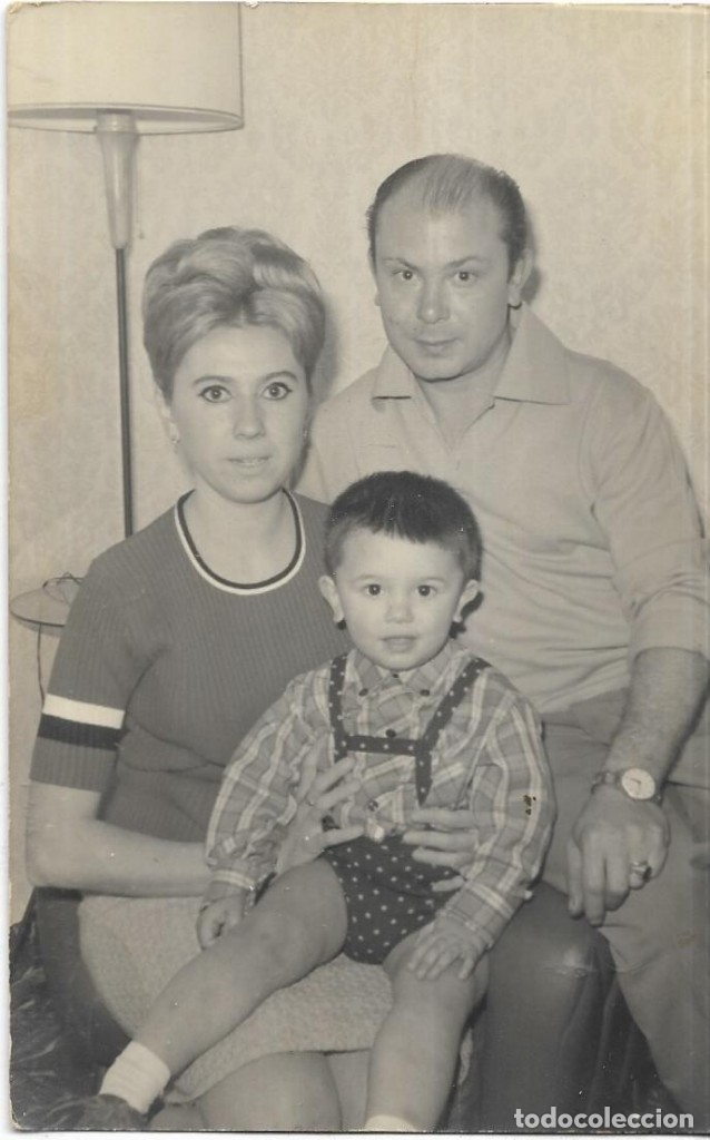 Alte Fotografie: == W574 - FOTOGRAF&Iacute;A - PADRES CON SU HIJO