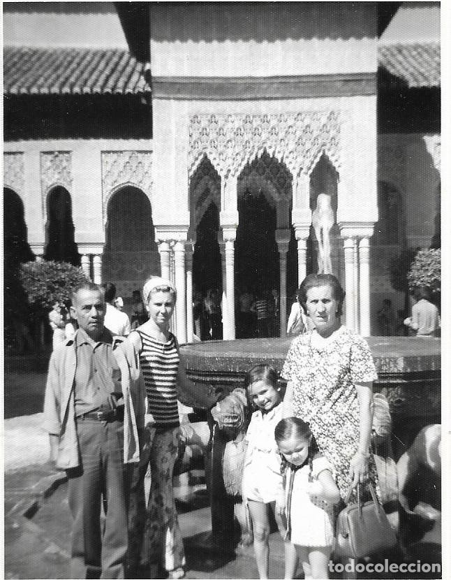 Fotograf&iacute;a antigua: :::: FA211 - FOTOGRAF&Iacute;A - GRUPO FAMILIAR EN LA ALHAMBRA