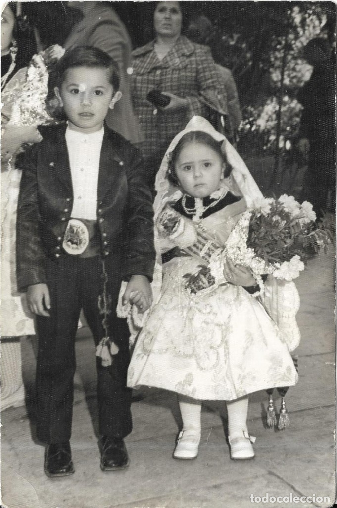 Fotograf&iacute;a antigua: :::: FF39 - FOTOGRAFIA - PAREJA DE PEQUE&Ntilde;OS FALLEROS - 18 X 12 CM.