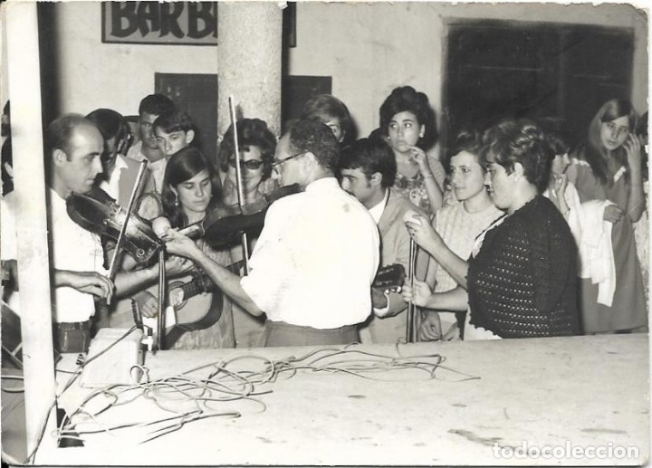 Fotograf&iacute;a antigua: == SS09 - FOTOGRAFIA - SE&Ntilde;ORES TOCANDO EL VIOLIN - 1969