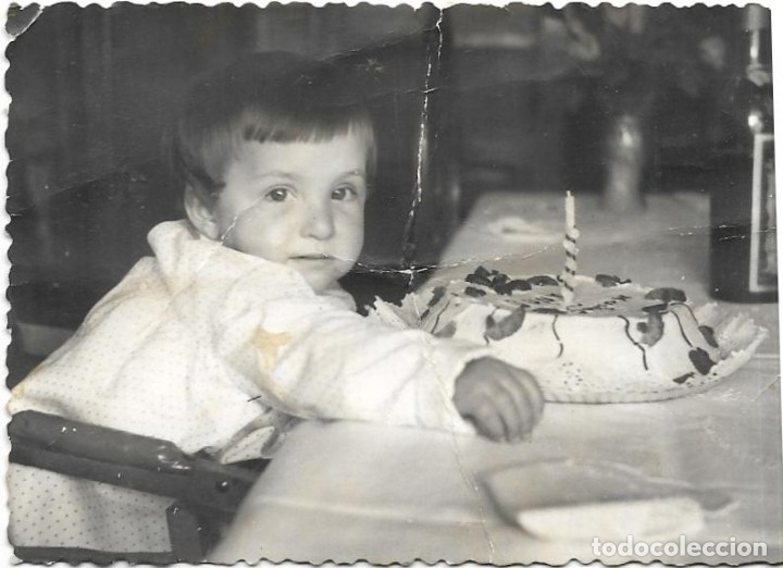 Fotograf&iacute;a antigua: :::: AF447 - FOTOGRAFIA - NI&Ntilde;ITO CON SU PASTEL DE CUMPLEA&Ntilde;OS