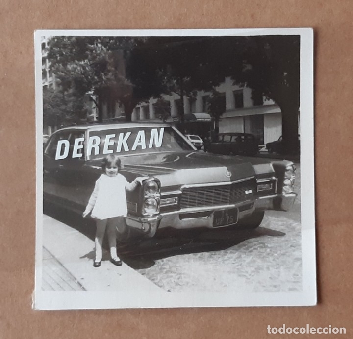 Alte Fotografie: ANTIGUA FOTOGRAF&Iacute;A NI&Ntilde;A CON UN COCHE. CADILLAC FLEETWOOD 1968. A&Ntilde;OS 70.