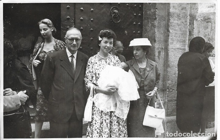 Fotograf&iacute;a antigua: :::: FF175 - FOTOGRAFIA - FAMILIA EN UN BAUTIZO - 17 X 11 CM.