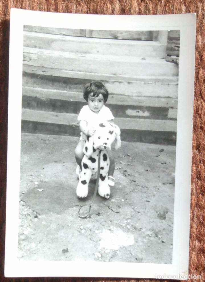 Fotograf&iacute;a antigua: NI&Ntilde;A SOBRE CABALLO DE JUGUETE