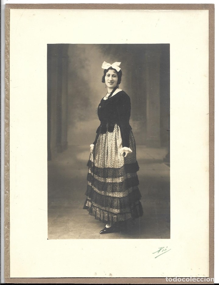 Antique Photography: R145 -EXTRAORDINARIA FOTOGRAFIA ANTIGUA - UNA DAMA CON TRAJE TIPICO FOTO - PIA