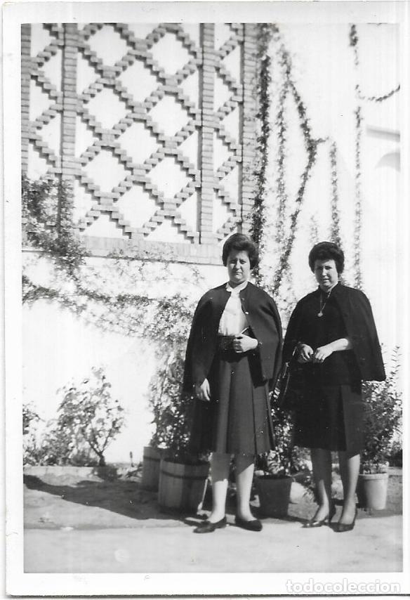 Fotograf&iacute;a antigua: :::: A32 - FOTOGRAFIA - DOS AMIGAS