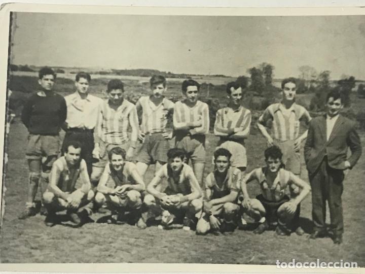 Alte Fotografie: Fotograf&iacute;a equipo de futbol  10 X 14 cm. Circa. 1960-1970