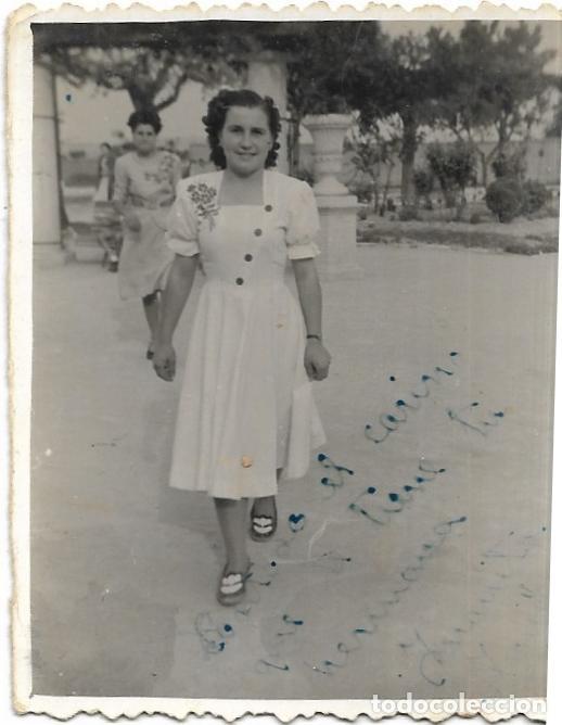 Fotograf&iacute;a antigua: :::: C518 - FOTOGRAFIA - BONITA JOVEN - ALMANSA 1949 ***
