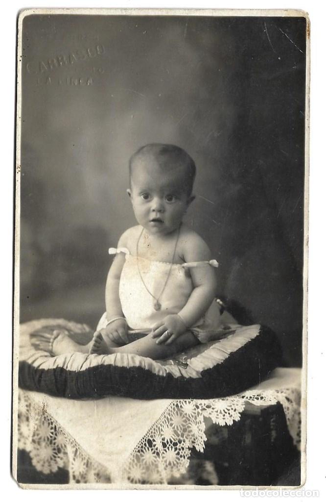 Photographie ancienne: 140- EXTRAORDINARIA FOTOGRAFIA ANTIGUA- UNA NI&Ntilde;A  -FOTO- CARRASCO - LA LINEA