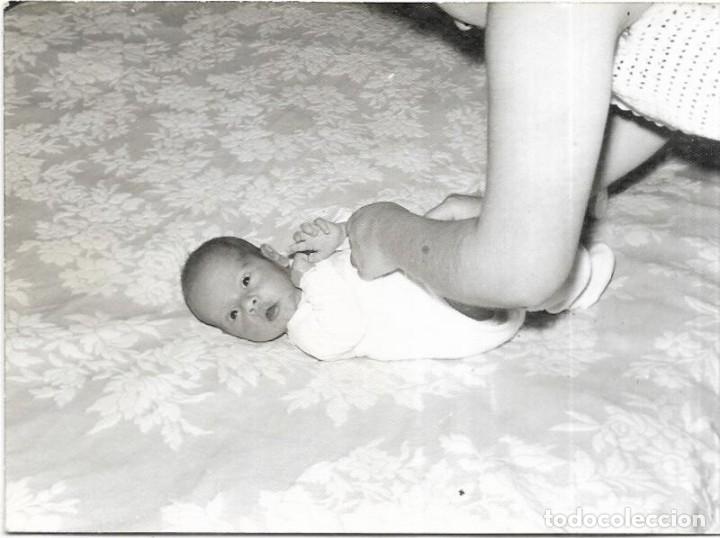 Fotograf&iacute;a antigua: :::: A59 - FOTOGRAFIA - SE&Ntilde;ORA CAMBIANDO A SU BEBE