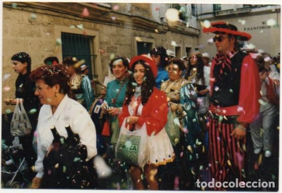 Fotograf&iacute;a antigua: FOTOGRAFIA CARNAVAL DE CADIZ. AMBIENTE EN LA CALLE   FOTCAR-107