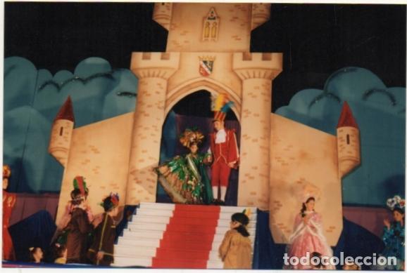 Fotograf&iacute;a antigua: FOTOGRAFIA CARNAVAL DE CADIZ 1997. DIOSA Y PREGONERO INFANTILES   FOTCAR-137