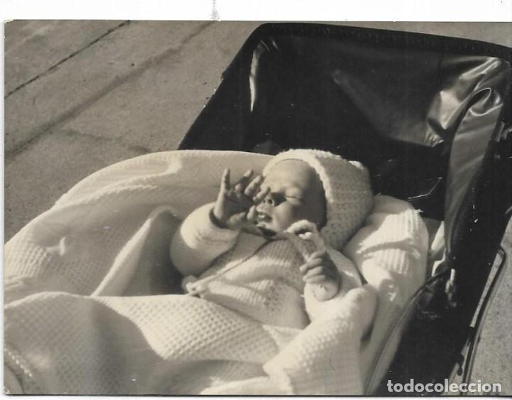 Fotograf&iacute;a antigua: *** HH383 - BEBE DURMIENDO EN SU CARRITO