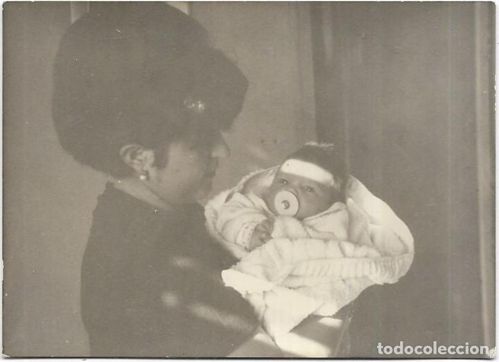 Fotograf&iacute;a antigua: *** HH385 - FOTOGRAFIA - SE&Ntilde;ORA CON SU BEBE EN BRAZOS
