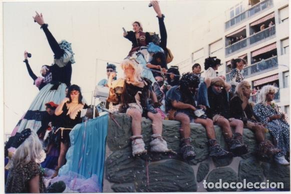 Fotograf&iacute;a antigua: FOGRAFIA CARNAVAL DE CADIZ. CARROZA EN LA GRAN CABALGATA   FOTCAR-248