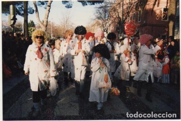 Fotograf&iacute;a antigua: FOGRAFIA CARNAVAL DE CADIZ. DESFILANDO EN LA GRAN CABALGATA  FOTCAR-254