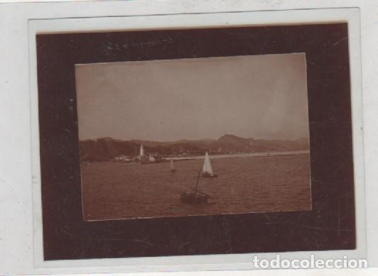 Fotograf&iacute;a antigua: Fotograf&iacute;a vista del puerto de M&aacute;laga. 12 x 9 cm No figura fot&oacute;grafo.