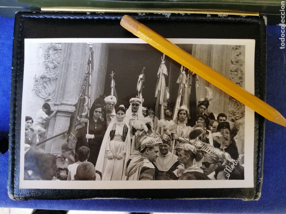 Antique Photography: Ba&ntilde;eres foto fiestas COMPARSAS EN ACTO EN IGLESIA