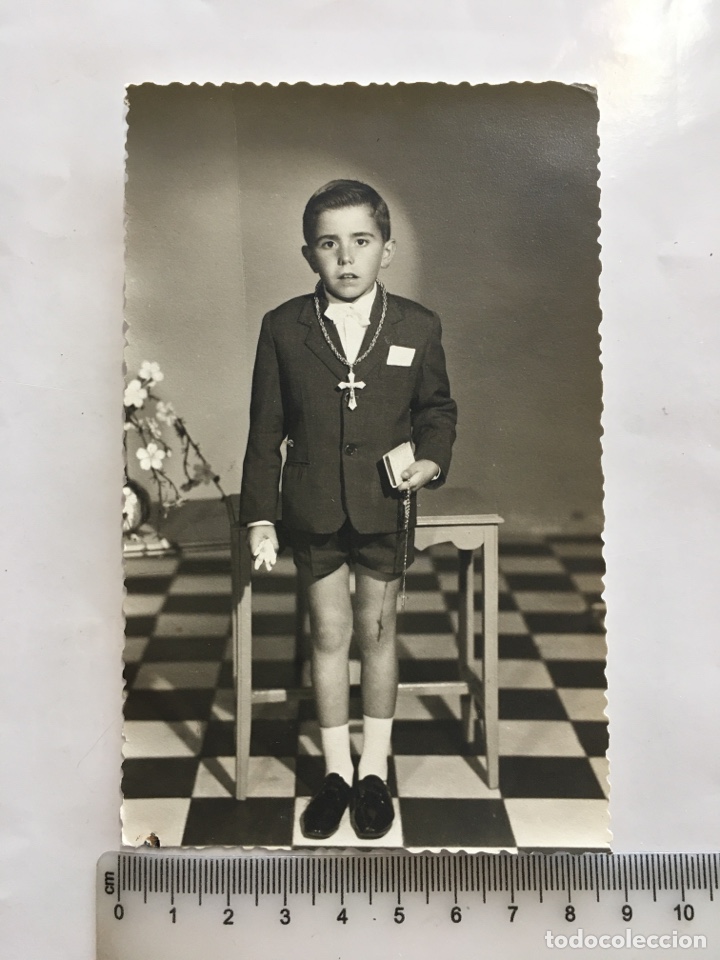 Fotografia antiga: FOTO. NI&Ntilde;O 1&ordf; COMUNI&Oacute;N. T. MOLINA, FOT&Oacute;GRAFO. PUEBLONUEVO. CORDOBA. FECHA, 17-7-1965.