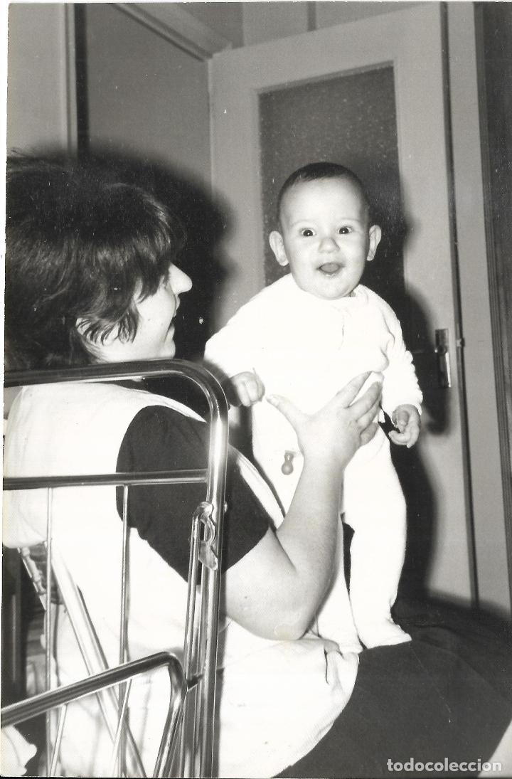 Fotograf&iacute;a antigua: :::: FF117 - FOTOGRAFIA - SE&Ntilde;ORA CON SU BEBE - 17 X 12 CM.