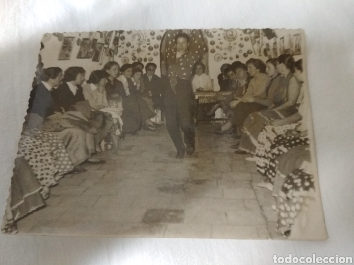 Alte Fotografie: Grupo de se&ntilde;oritas en un tablao flamenco con bailaor, a&ntilde;o 1957