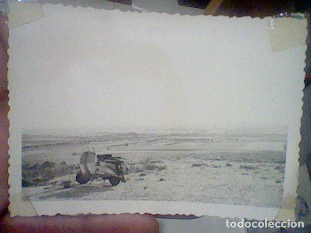 Fotograf&iacute;a antigua: VESPA  FOTO PARTICULAR A&Ntilde;OS 50 LEER FOTOGRAFIA MUY EVOCADORA