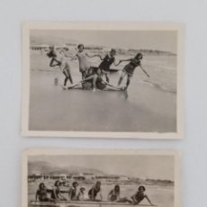 Fotografía antigua: PAREJA DE ANTIGUAS FOTOGRAFÍAS. CHICAS EN UN DÍA DE PLAYA Y PIRAGUA. FECHADA EN 1930 W. Lote 198121391