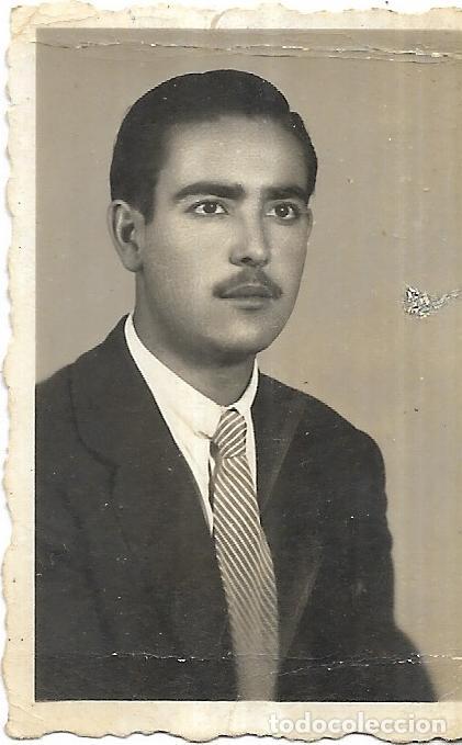 Fotografia antica: :::: FP59 - FOTOGRAFIA PEQUE&Ntilde;O FORMATO - GUAPO JOVEN - 5,5 X 4 CM.