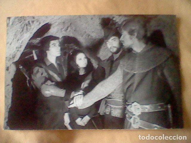 Fotograf&iacute;a antigua: ROBIN HOOD EL ARQUERO INVENCIBLE PELICULA 1970 CUEVA  FOTOGRAFIA 18 X 12 CMS APROX