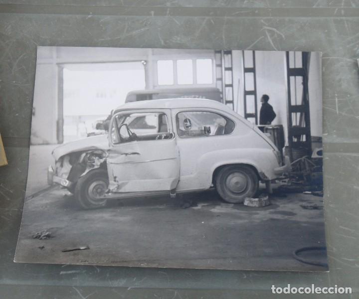 Fotograf&iacute;a antigua: ESPECTACULAR FOTOGRAFIA DE UN SEAT SEISCIENTOS SINIESTRADO, 24X18 CMS