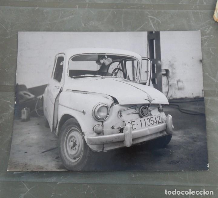 Fotograf&iacute;a antigua: ESPECTACULAR FOTOGRAFIA DE UN SEAT SEISCIENTOS SINIESTRADO, 24X18 CMS
