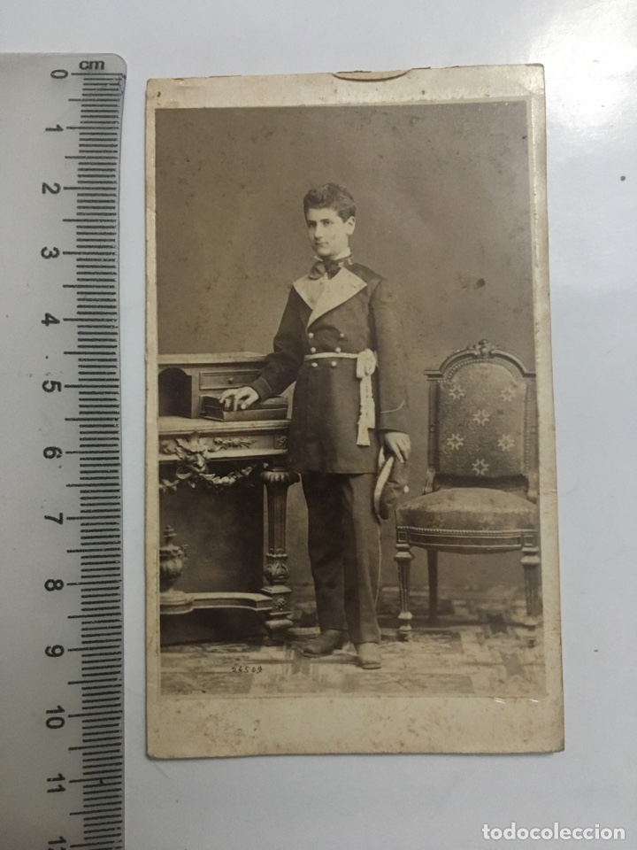 Fotograf&iacute;a antigua: FOTO ALBUMINA. JOVEN MILITAR. FOT&Oacute;GRAFO?. H. 1890?.