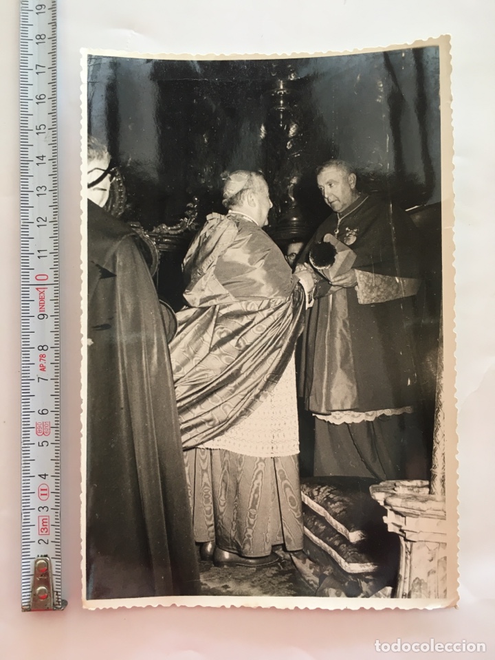Fotograf&iacute;a antigua: FOTO. AUTORIDADES ECLESI&Aacute;STICAS EN COMPOSTELA. FOT&Oacute;GRAFO?. SANTIAGO. H. 1968?.