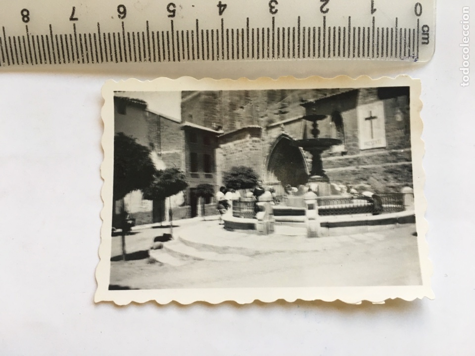 Fotograf&iacute;a antigua: FOTO. PLAZA DE LA IGLESIA. MORA DE RUBIELOS. TERUEL. FOT&Oacute;GRAFO?. FECHA, 4 JULIO 1954.