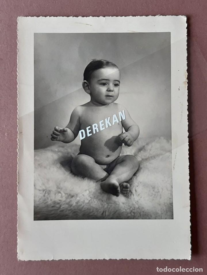 Fotograf&iacute;a antigua: ANTIGUA FOTOGRAF&Iacute;A NI&Ntilde;O. A&Ntilde;OS 50. TROQUELADA.
