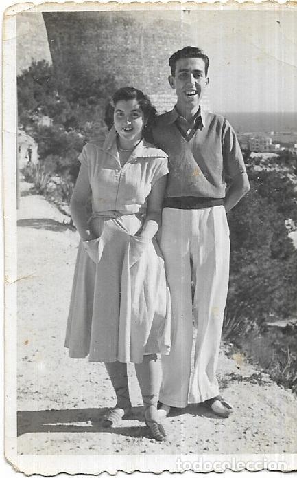 Fotografia antiga: == A788 - FOTOGRAFIA - PAREJA - 1951