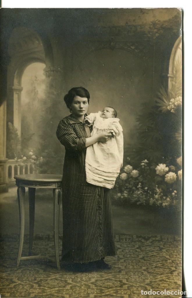 Fotografia antiga: FOTO MADRE CON BEBE- A&Ntilde;OS 20