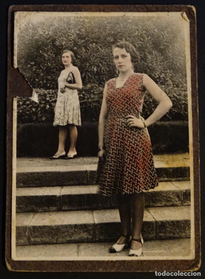 Fotograf&iacute;a antigua: Antigua fotograf&iacute;a coloreada de peque&ntilde;o formato