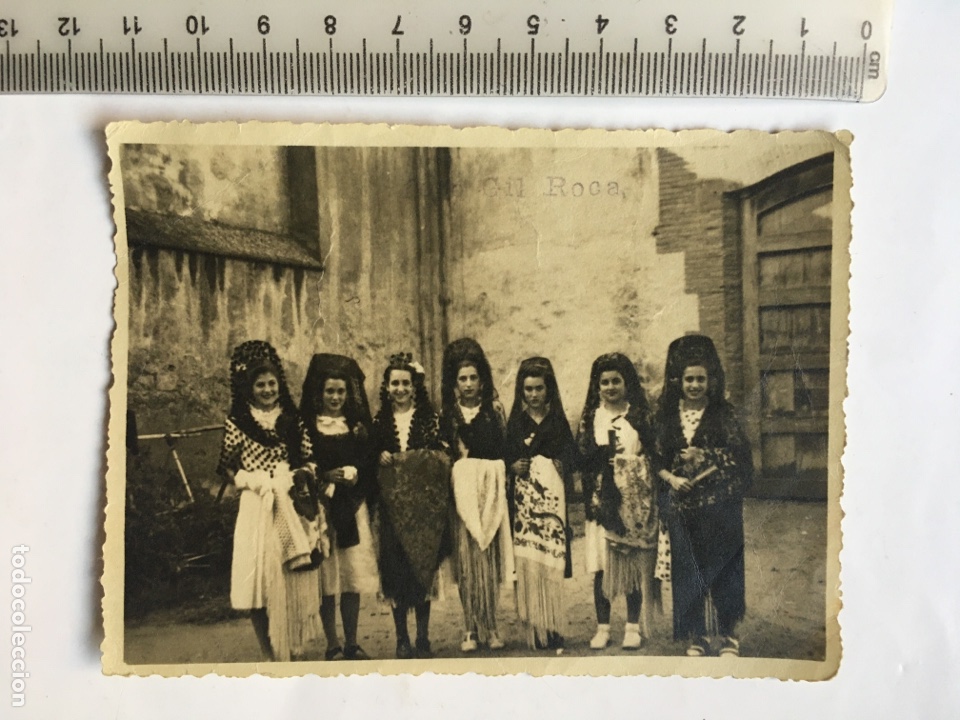 Alte Fotografie: J&Oacute;VENES DE CASTELL&Oacute;N EN TARDE DE TOROS?. FOTO GIL ROCA. CASTELL&Oacute;N 25 JUNIO 1939.
